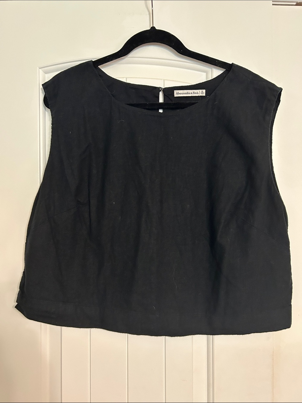 Abercrombie & Fitch Black Sleeveless Boxy Crop Tank